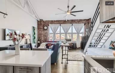 Main picture of 3309 Blake St