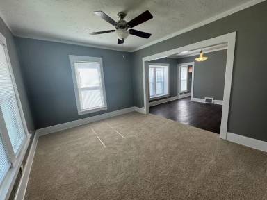 Main picture of 405 S Park Ave