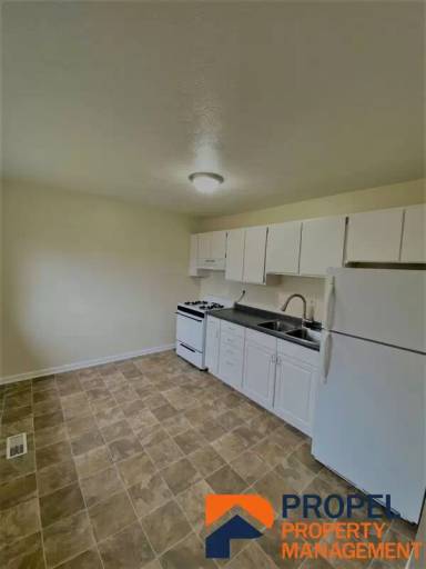 Main picture of 1201 Redleaf Ln