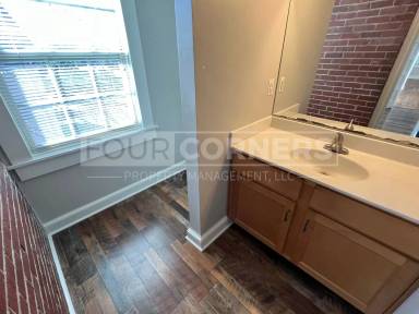 Main picture of 1452 Cherry St
