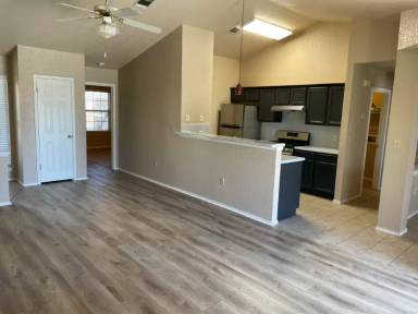 Main picture of 204 Prairie Springs Loop