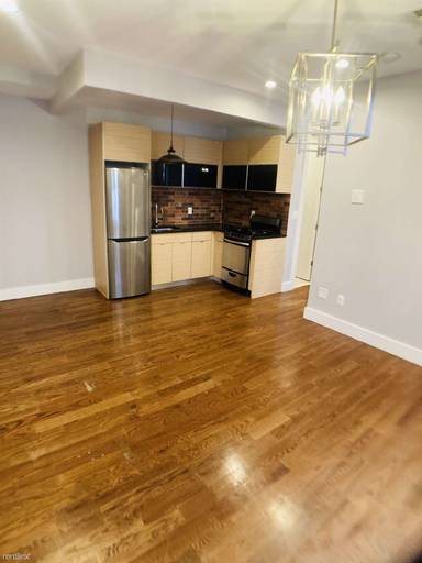 Main picture of 1889 Troutman St