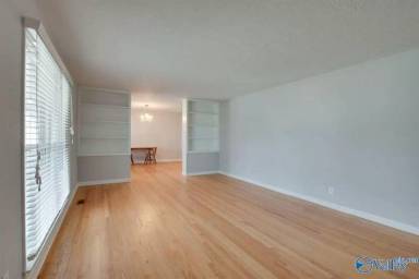 Main picture of 2508 Gladstone Dr NE