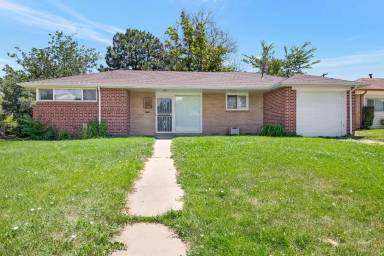 Main picture of 2820 Newport St