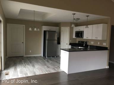 Main picture of 2401 Bird Ave