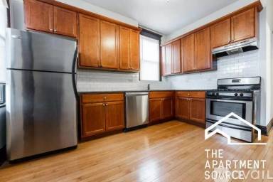 Main picture of 851 W Wellington Ave