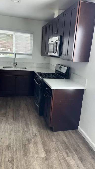 Main picture of 3470 Monroe Ave