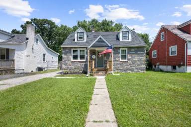 Main picture of 25 Vincent Ave