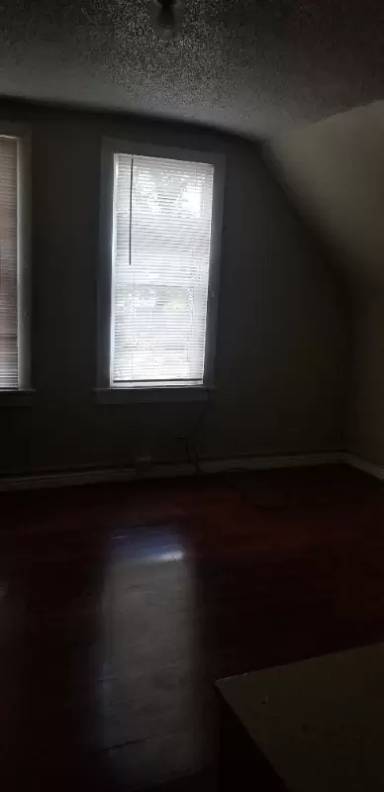 Main picture of 1000 3rd Ave S