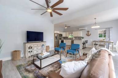 Main picture of 3083 Woodside Ave