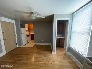 Main picture of 711 E Burlington St
