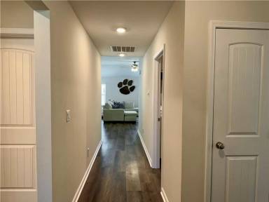 Main picture of 35 Hayden Dr