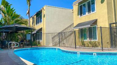 Main picture of 3563 6th Ave