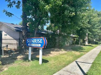 Main picture of 5291 E Kings Canyon Rd