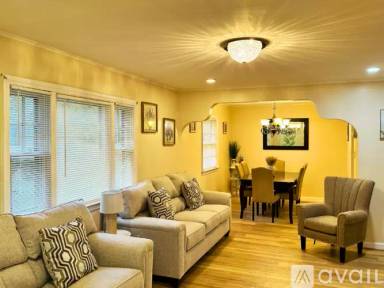 Main picture of 8 River Rd