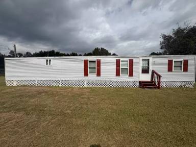 Main picture of 15 Little Ln