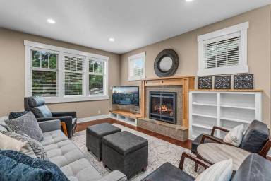 Main picture of 2333 NW Lolo Dr