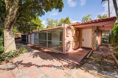 Main picture of 400 Minorca Ave