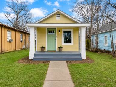 Main picture of 923 S First St