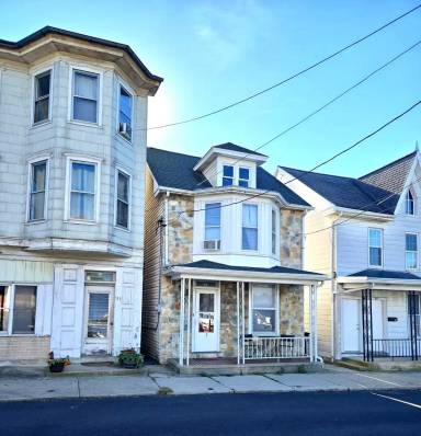 Main picture of 115 S Potomac St