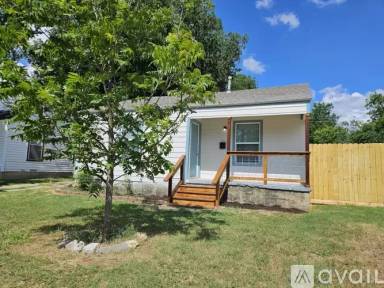Main picture of 5009 Royal Dr