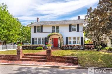 Main picture of 3728 Hedrick St