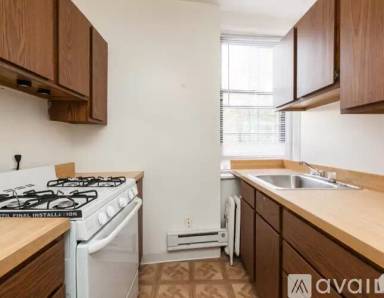 Main picture of 428-438 W Belden Ave