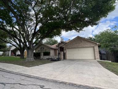 Main picture of 5904 Creekway