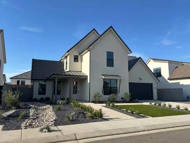 Main picture of 2944 E Alderann St