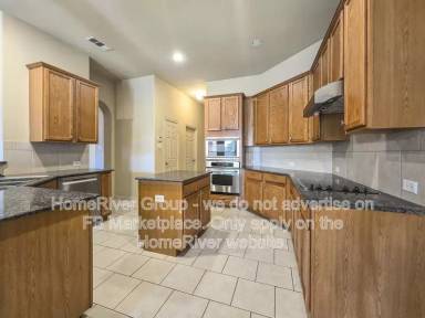 Main picture of 643 E Sandra Ln