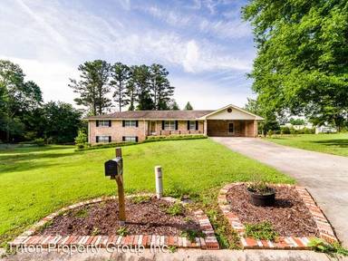 Main picture of 1665 Garden Cir