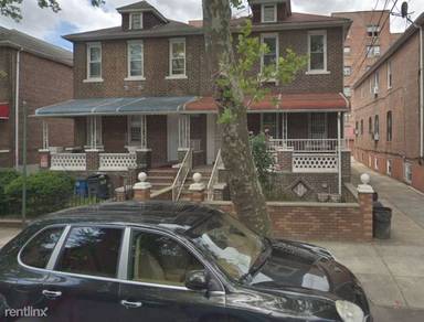 Main picture of 303 E 45th St