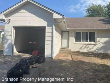 Main picture of 1328 W Nottingham Cir