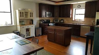 Main picture of 857 W Ainslie St