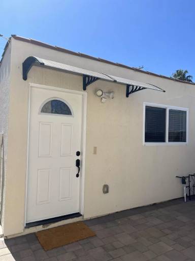 Main picture of 6301 S Harcourt Ave