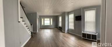 Main picture of 155 Main St