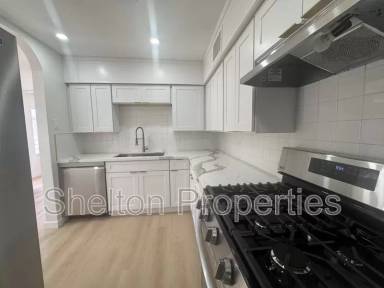 Main picture of 2047 E Virginia Ave