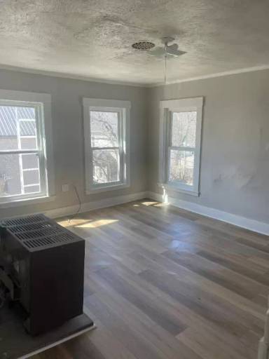 Main picture of 35 Spring St
