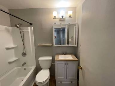 Main picture of 5349 Castle St