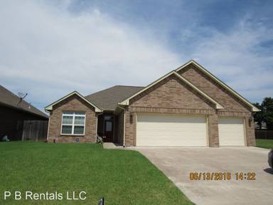 Main picture of 2617 NW Debracy Ave