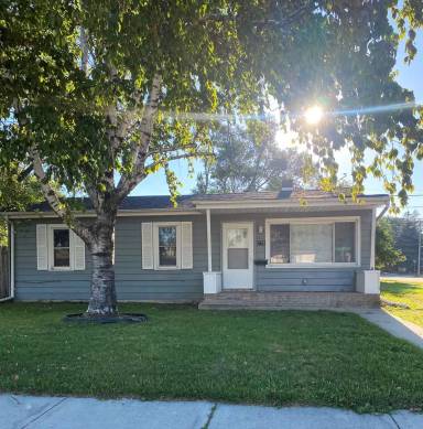 Main picture of 2221 Monroe Ave