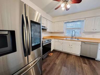 Main picture of 892 Melrose Ter