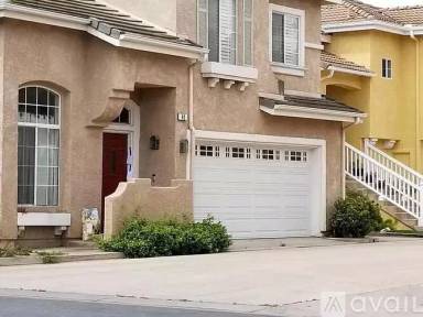 Main picture of 8 Skyflower Ln