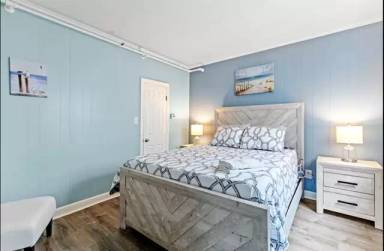 Main picture of 46 E Grand Ave