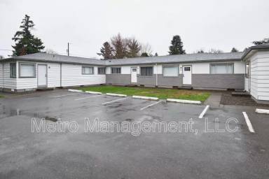 Main picture of 8315 N Fowler Ave