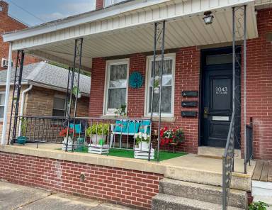 Main picture of 1043 N Duke St