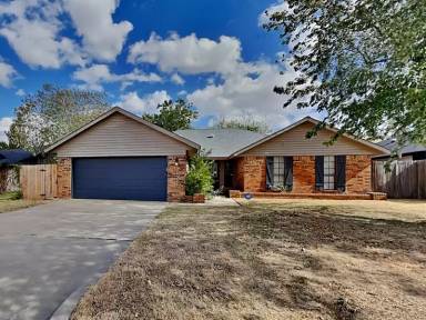 Main picture of 9204 Aaron Dr
