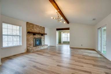 Main picture of 2106 Southmoor Dr