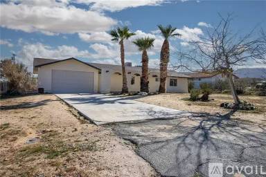 Main picture of 7129 Ivanpah Ave