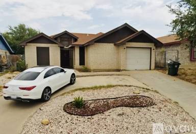 Main picture of 2404 Colonia Loop